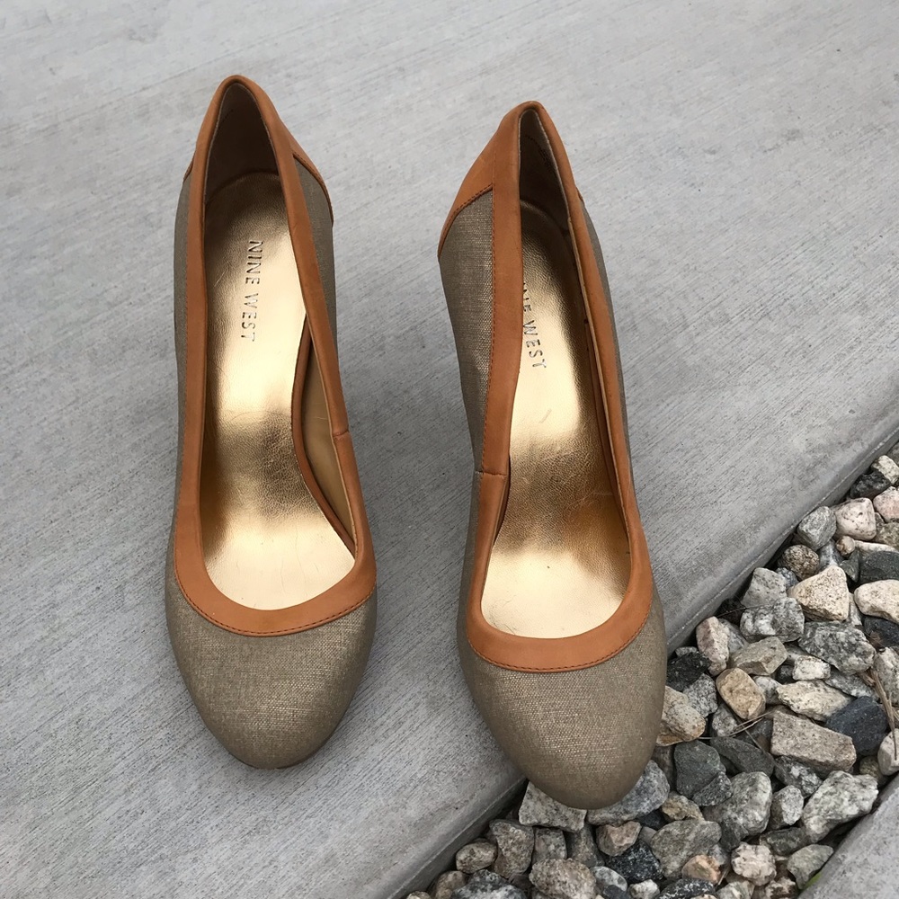 Nine West Gold and Orange Pump